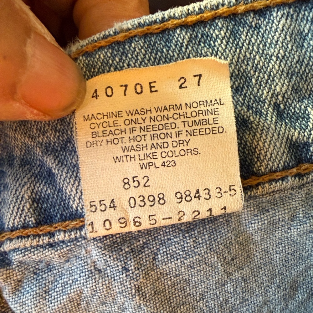 Vintage Levi’s 965 wide leg Relaxed  Jeans in Light Blue Wash size jr 5 - Picture 8 of 11